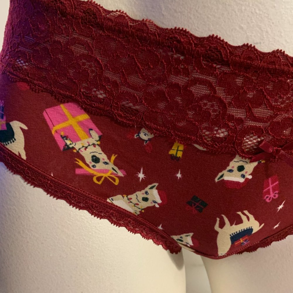 Torrid Hipster Panties Underwear Wide Lace Christmas Llama Plus Size 2 18 20 - Picture 2 of 4